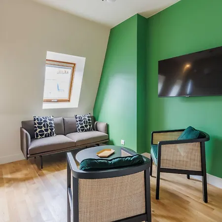 Charming - St Germain Des Pres Paříž